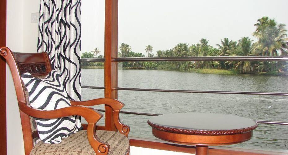 Pickadly Royal Suite, Alleppey 4